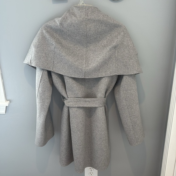 EUC Tahari Grey Wool Blend Shawl Collar Jacket - Picture 3 of 5